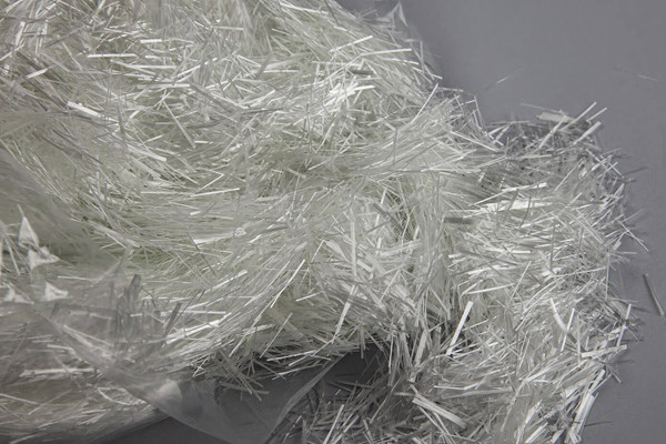 Glasfaser Delta 61 fällt aus einer Tüte